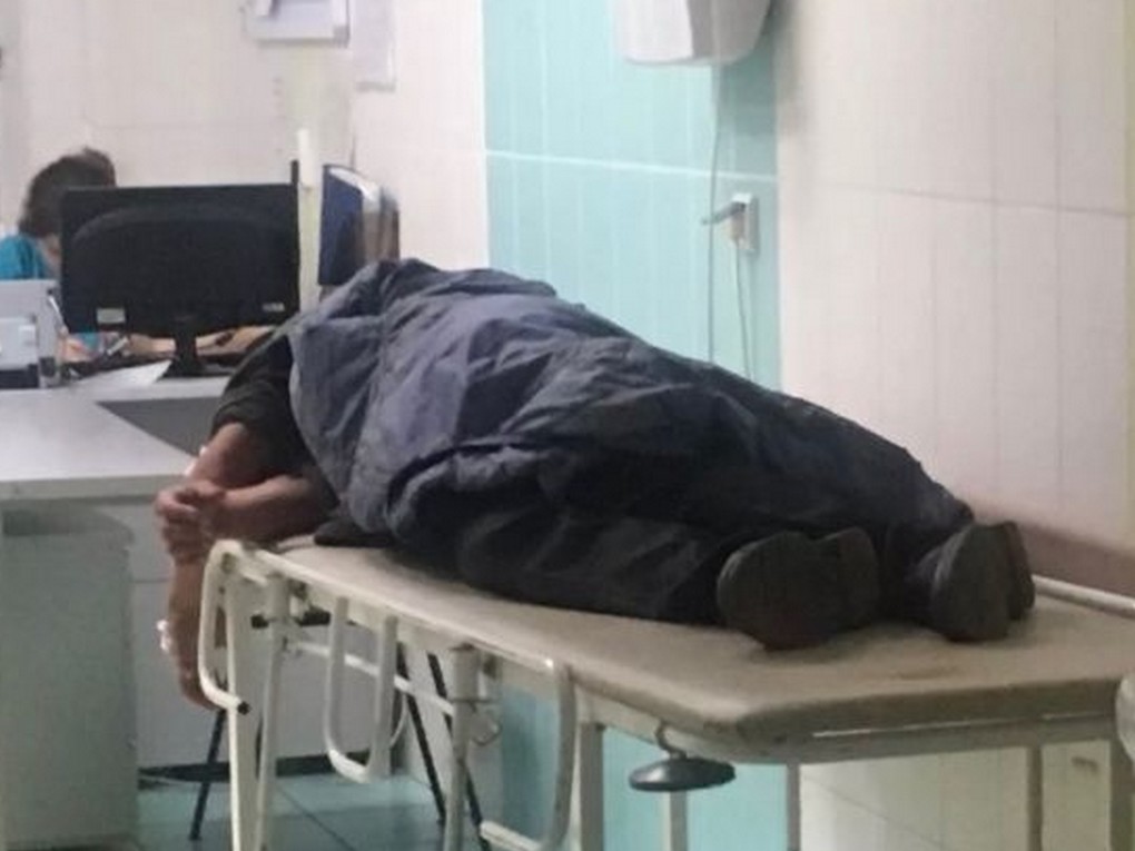 27 января в ЦГБ Ирбита у рентген-кабинета умер мужчина.