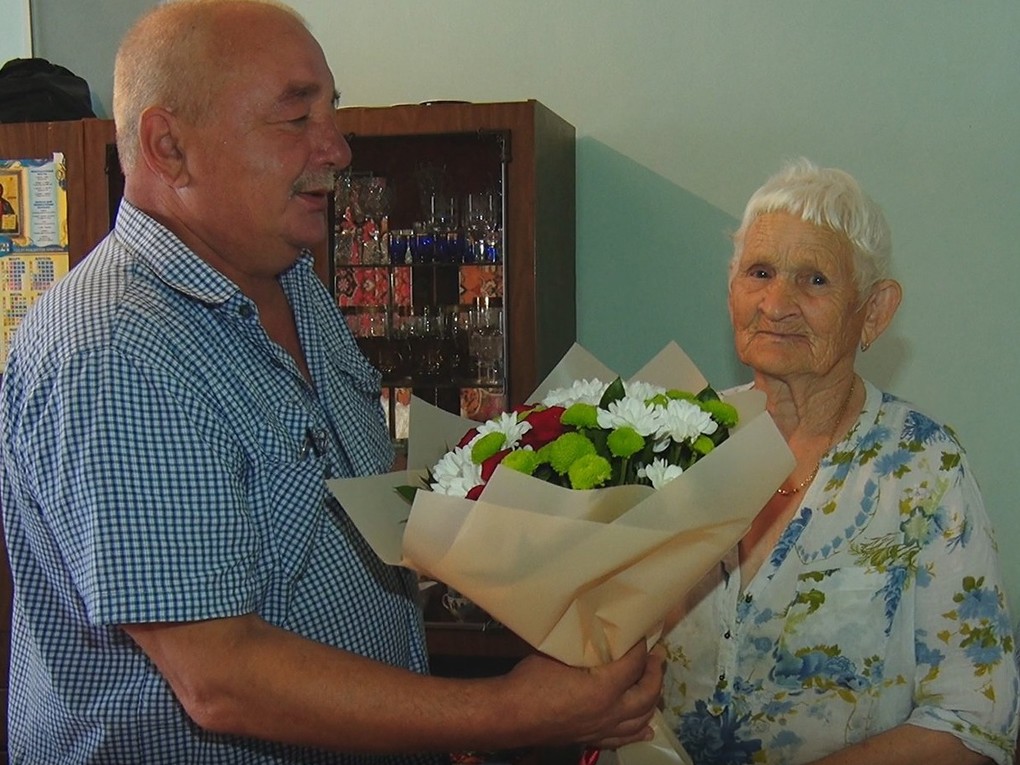 25 августа исполнилось  90 лет бывшему работнику медеплавильного комбината Красноуральска - Бэлле Михайловне Клюкиной.