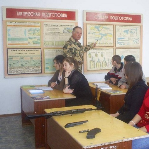 Школьников снова захотели обучать начальной военной подготовке