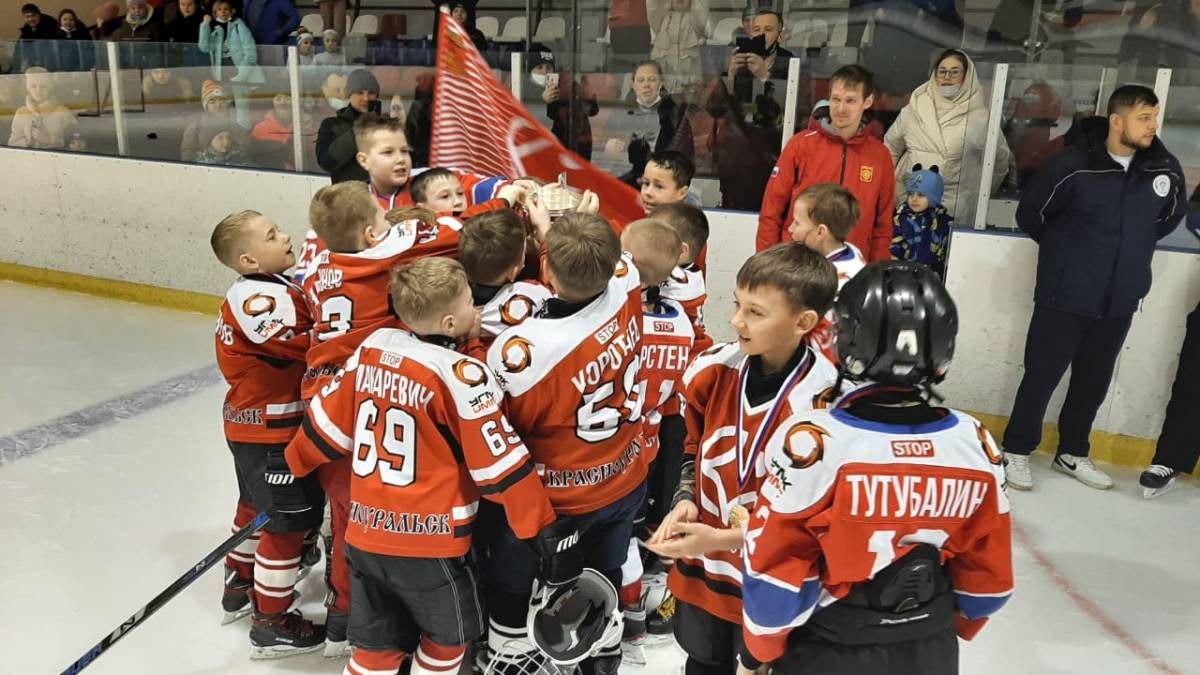 Победы юных хоккеистов красноуральск