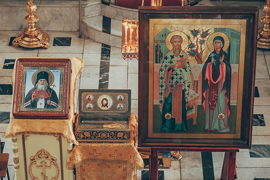 ковчег с мощами свт Луки Крымского и иконы
